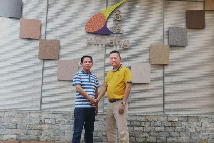 國(guó)際進(jìn)出口貿(mào)易何總來鑫浪考察700水包水多彩技術(shù)